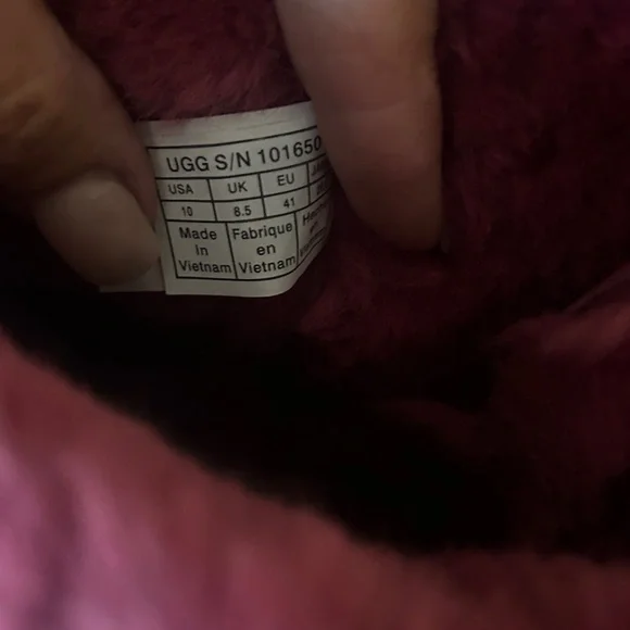 UGG Boots 10 - Picture 10 of 11